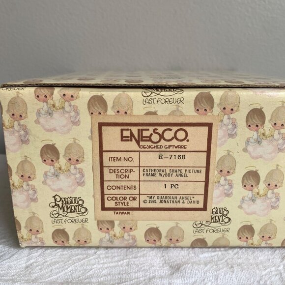 Precious Moments E-7168 1981 Cathedral Shape Picture Frame w/ Boy Angel - Picture 2 of 8